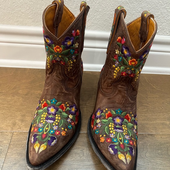 Embroidered Brown Cowboy Boots - Picture 1 of 11